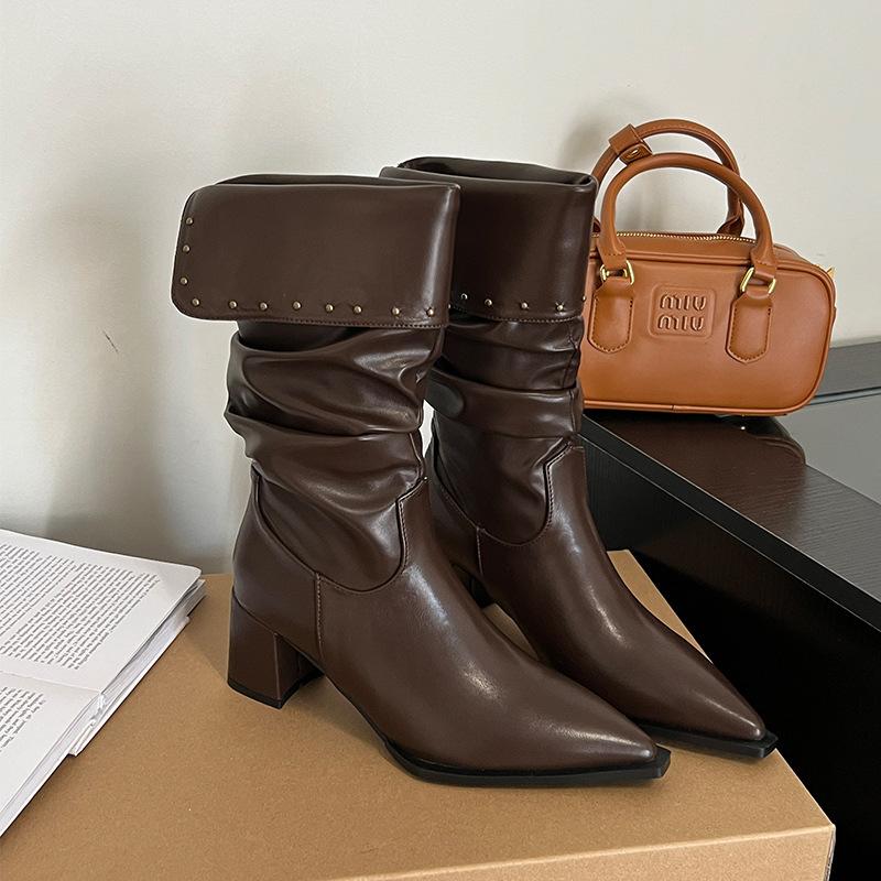

2025 новые осенне-зимние ботинки-чулки на среднем каблуке с острым носком, заклепками, плиссировкой, толстым каблуком, лацканом, короткие ботинки Мартин 39 коричневый