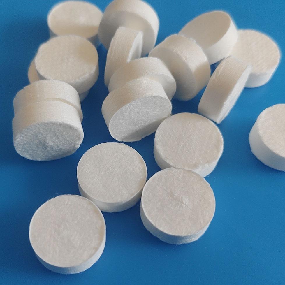Portable Compressed Pure Cotton Facial Towels - Disposable Travel-Size Cleansing Squares.