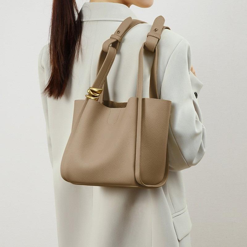 Bag Summer Female Messenger Is Popular Today, New Versatile Bucket Bag Niche Designer Leather Portable Vegetable Basket
