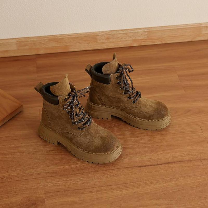 Autumn and Winter Women's Knight Boots Rubber Platform Large Size Women's Boots Middle Heel Round Head Versatile Leather New Cowhide Short Boots