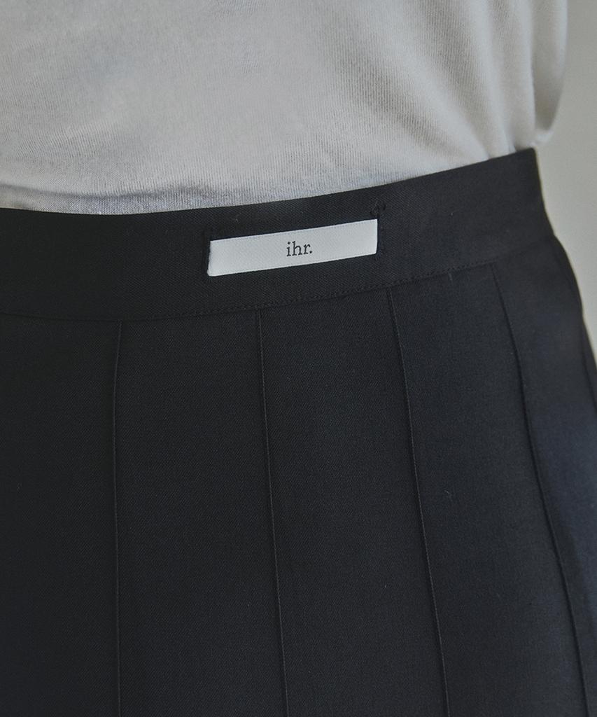 Ihr Asymmetrical Pleated Skirt / Black