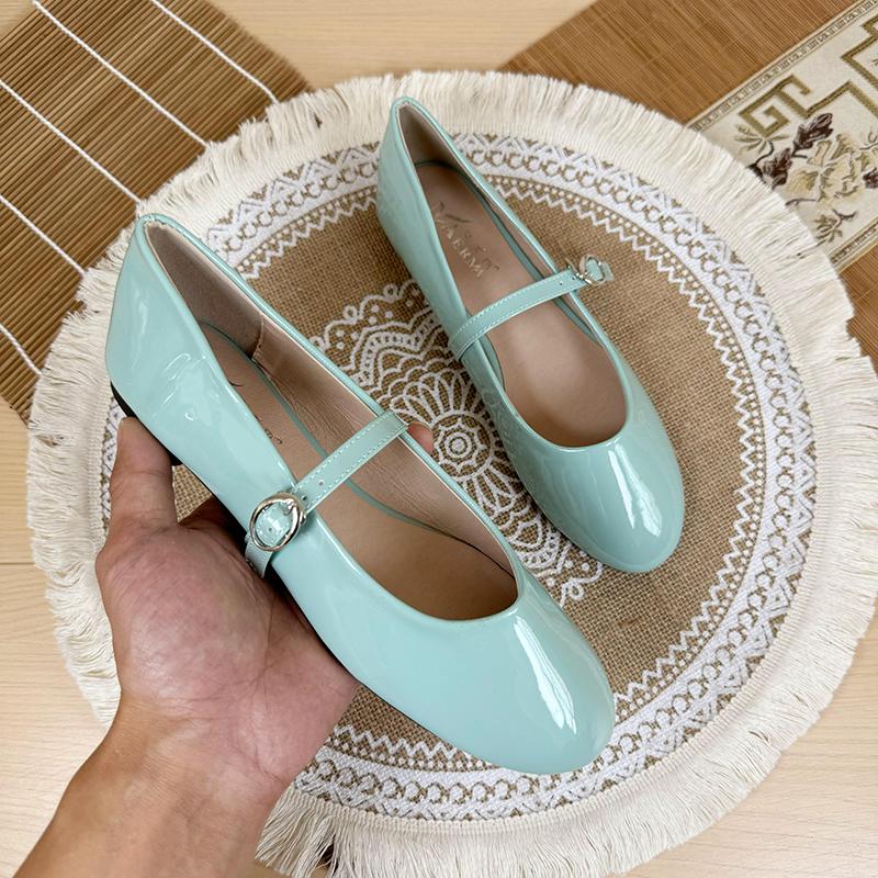 Fashion Flat Shoes Women's Spring Summer Casual Mary Jane Shoes Retro Shallow Round Toe Patent Leather Large Size Women's Shoes 42 43