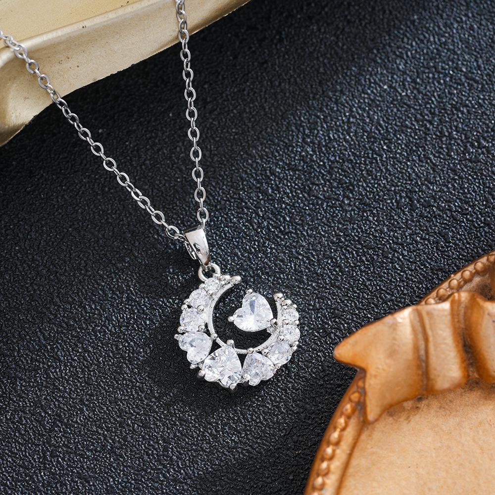 Moon Heart Luxury Diamond Necklace - Elegant and Versatile Clavicle Chain for Women