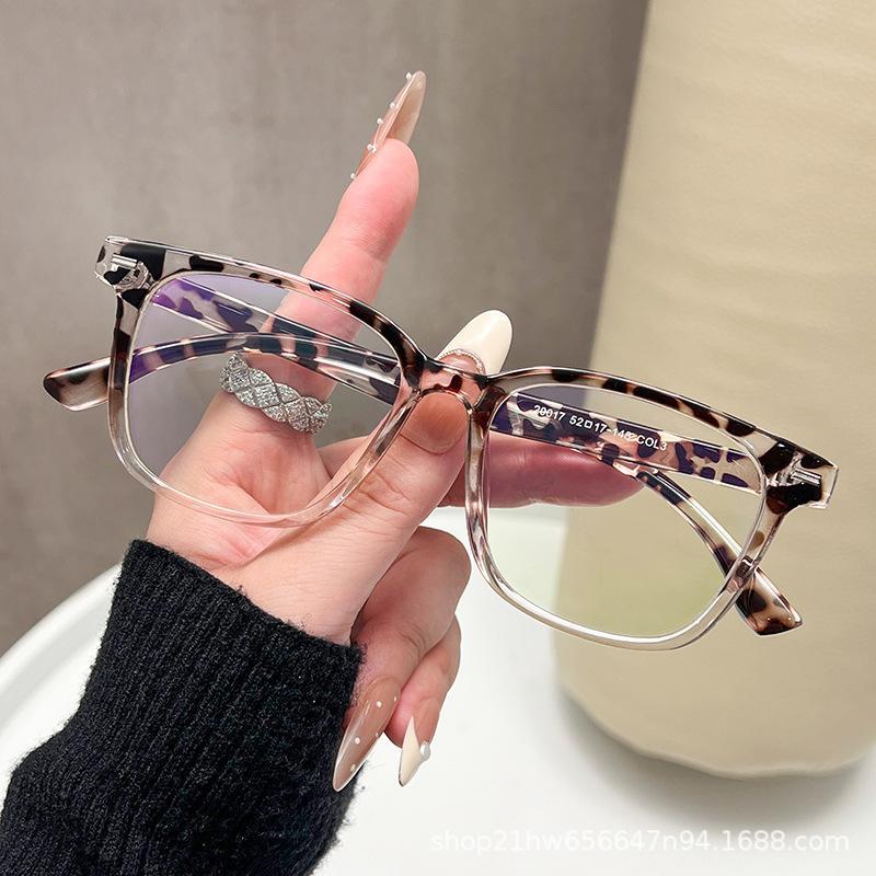 2025 Slim Anti-Blue Light Flat Women’s Glasses, Xiaohongshu Style, Myopia-Compatible Frames