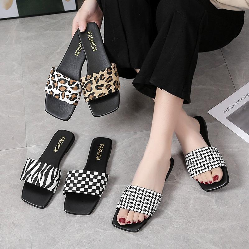 Flat Bottom Slippers Female Summer New Checkerboard Checkerboard Beach One Word Cool Slippers Female