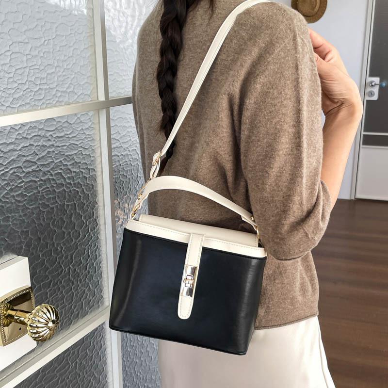 Versatile and Fashionable, Small-scale Design, Simple Single-shoulder Bag, Crossbody and Handbag