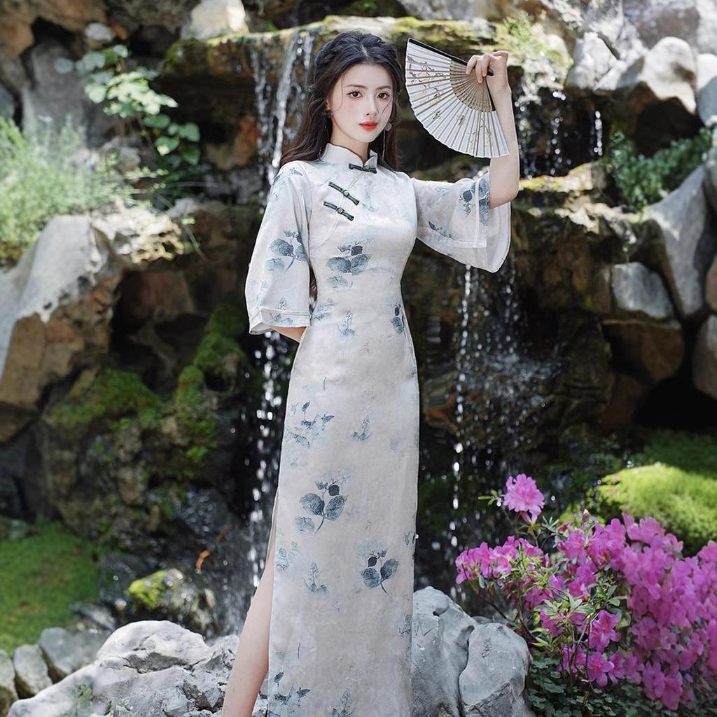 2025 Modern Chinese Big Sleeve Qipao: Elegant Retro-Inspired Daily Wear for Young Women