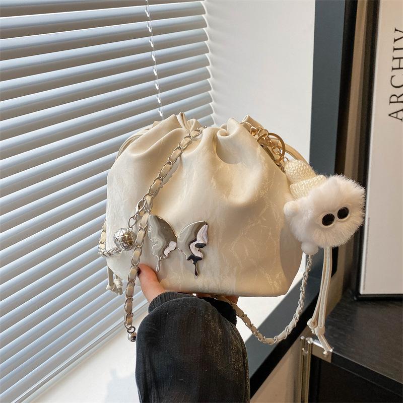 

Summer small bag women s new high-end niche designer chain messenger bag fashion bucket bag Without pendant белый