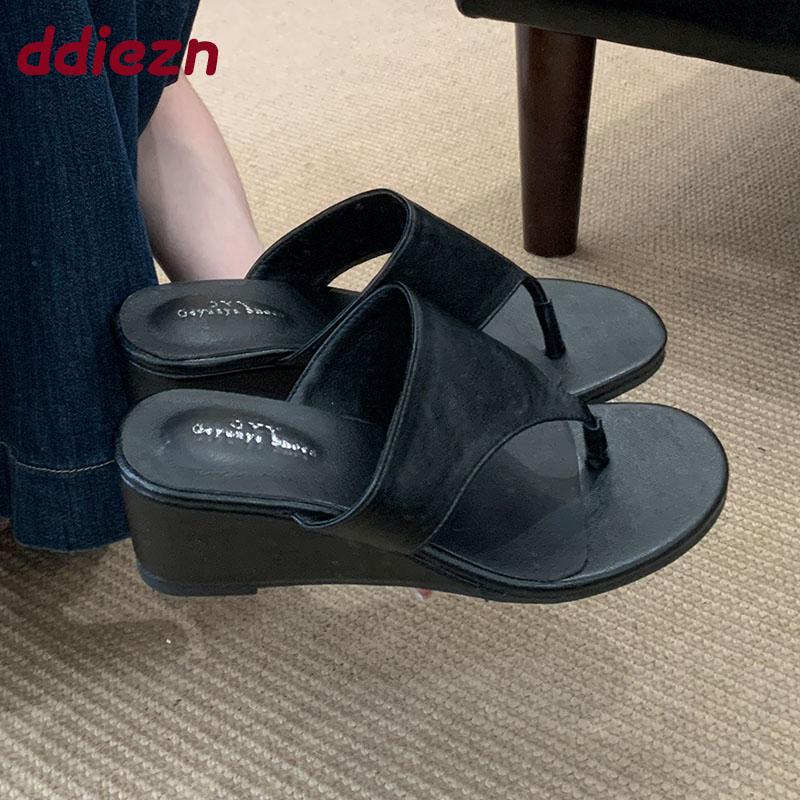 Fashion New Summer Fashion Wedges Sandals Slippers Shoes For Women Flip flops Footwear Female Round Toe Ladies Heeled Slippers Shoes