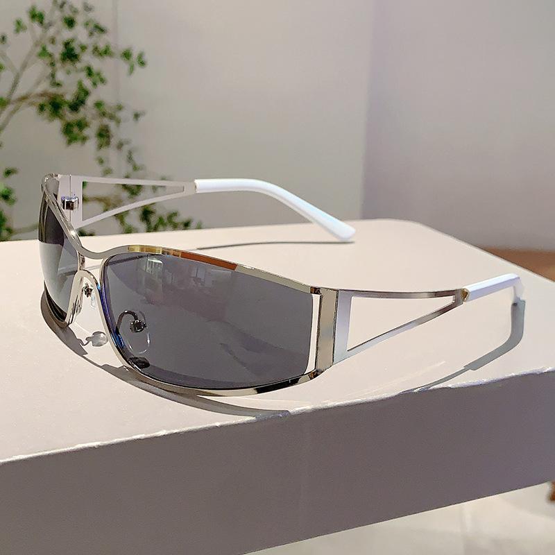 

Metal Frame Vintage Sunglasses Women For Men Luxury Brand Designer Sun Glasses Popular Outdoor Punk Hollow Steampunk Shades