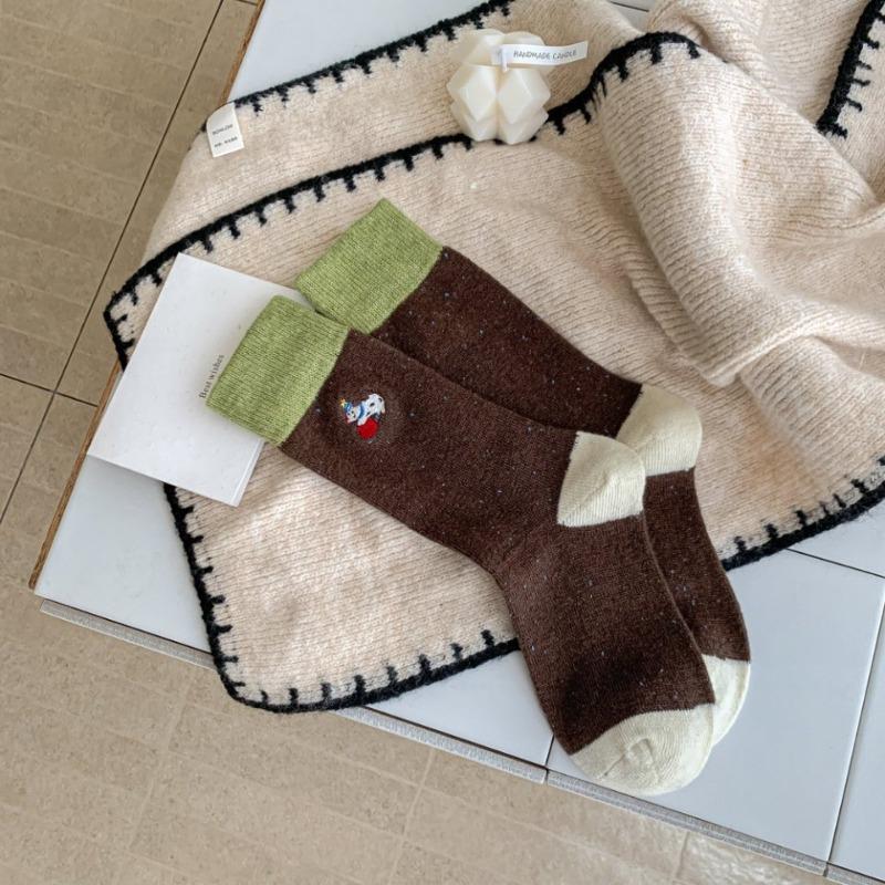 Winter and Autumn Warm Wool Women's Socks with Contrasting Embroidery and Apple Dog Pattern - Simple Mid-calf Length Socks