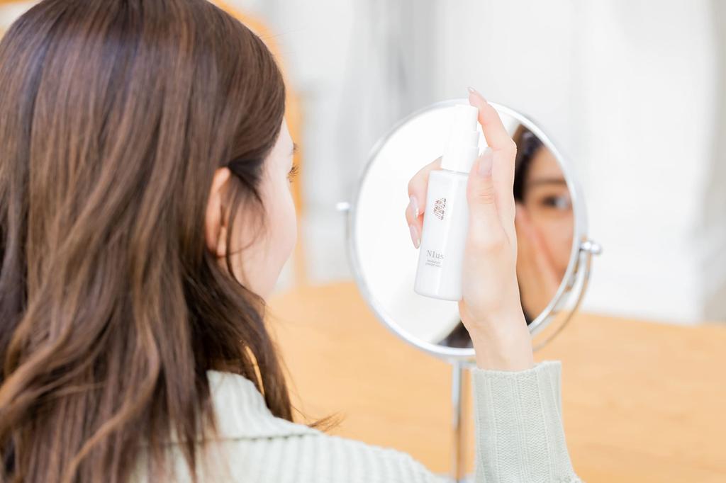 N1us Sweat-Resistant, Sebum-Resistant (Sebum-Resistant, Shine-Resistant, UV-Resistant Makeup Base) 30ml Natural & N1us Deodorant Powder Mist 50ml