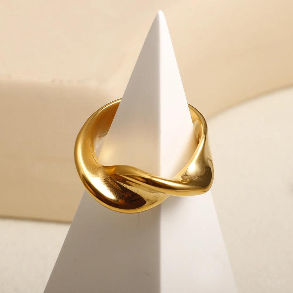 Wholesale High End Waterproof Three-dimensional M Letter Hollow Stainless Steel Finger Ring Trendy for Women Personalize Jewelry