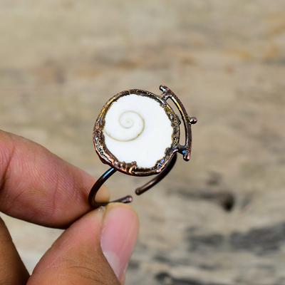 Pierścień z muszli Shiva Eye Ring z miedzi elektrolitycznej Regulowane pierścienie Ręcznie robiona biżuteria elektrolityczna Prawdziwy pierścień z kamieniem szlachetnym Biżuteria miedziana na prezent