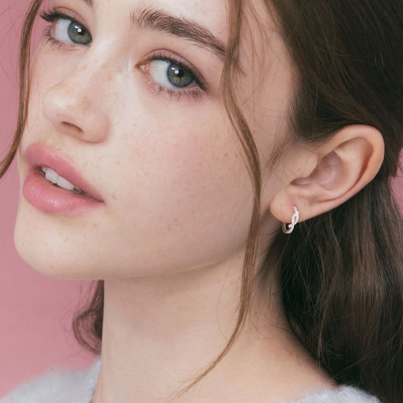 ENGBROX fluid cubic knot earring