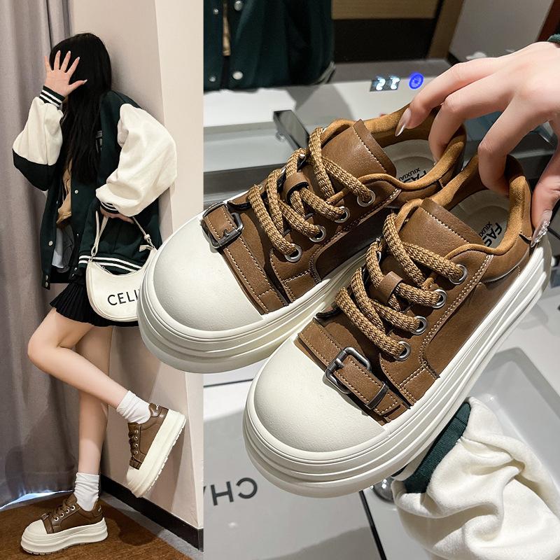 Herbst und Winter Neue Leder Plateauschuhe Höhenerhöhende Freizeitschuhe für Damen Modische Vielseitige Damenschuhe