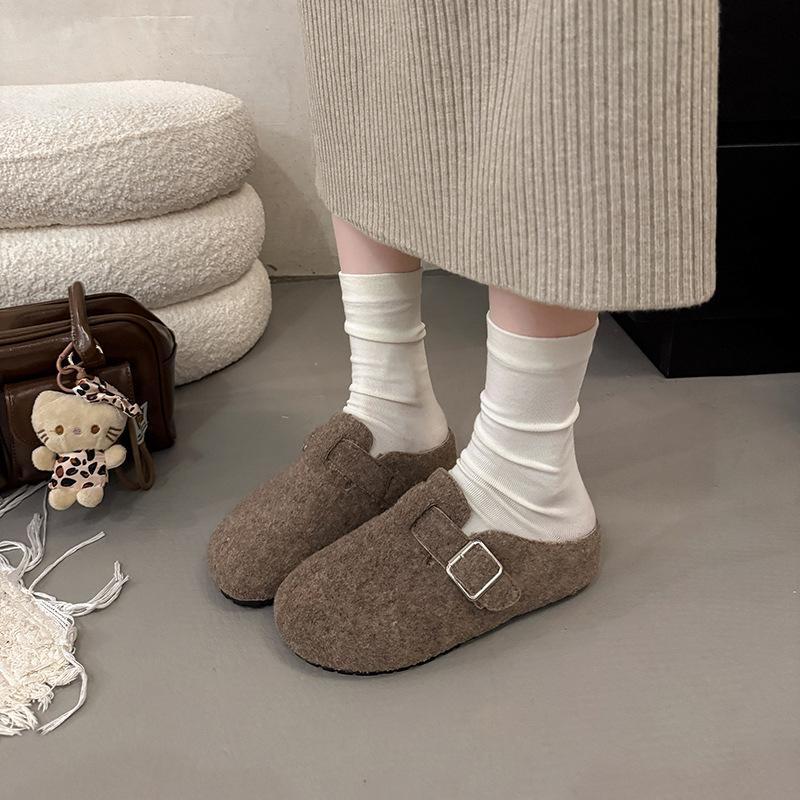 The inner height is increased, the woolen Birkenstocks are half-towed, and the women wear the new autumn and winter velvet one-pedal lazy cotton