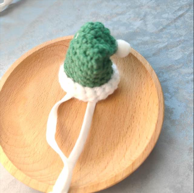 Valentine's Pearl Desktop Goose Set with Mini Knitted Hat & Adjustable Wings Clothing