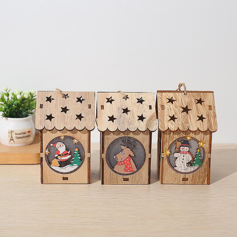 Light-Up Christmas Log Cabin Ornament: DIY Tree Decoration & Window Display