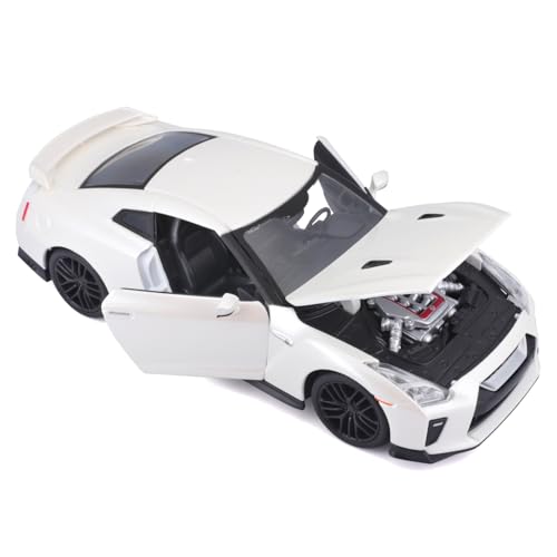 Bburago 1/24 Scale Nissan GT-R 2017 Diecast Model Car (White)
