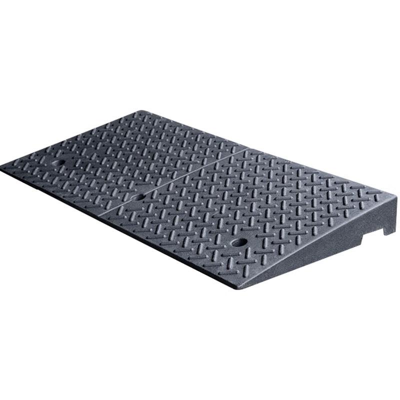 Heavy-Duty Rubber Curb Ramp
