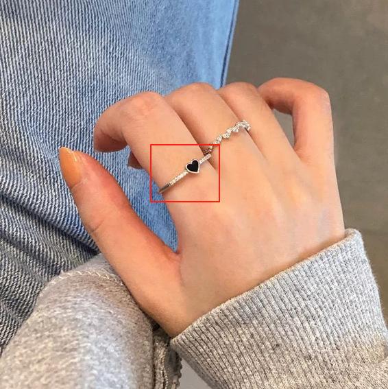 "Black Zircon Love Ring: Chic Niche Design, Luxury Cool Style Jewelry for Women"