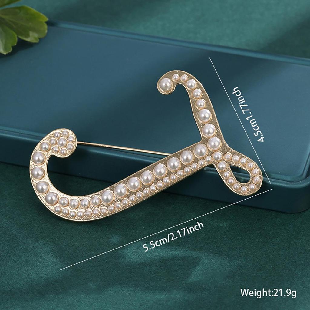 Pearl Alphabet Brooches: Retro Letter Pins for Clothing and Necklines.