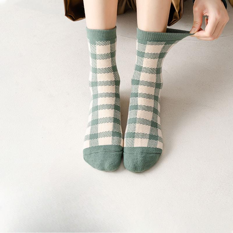 Women's Mid-calf Woolen Socks for Autumn and Winter, Fleece and Thickened Towel Socks for Winter, Long Calf Warm Socks for Autumn and Winter