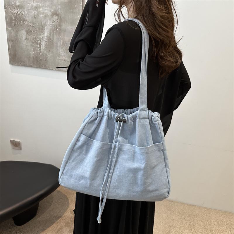 Casual Big Bag for Women New Fashionable and Fashionable Shoulder Bag Large Capacity Tote Bag for Class Commuting Canvas Bag
