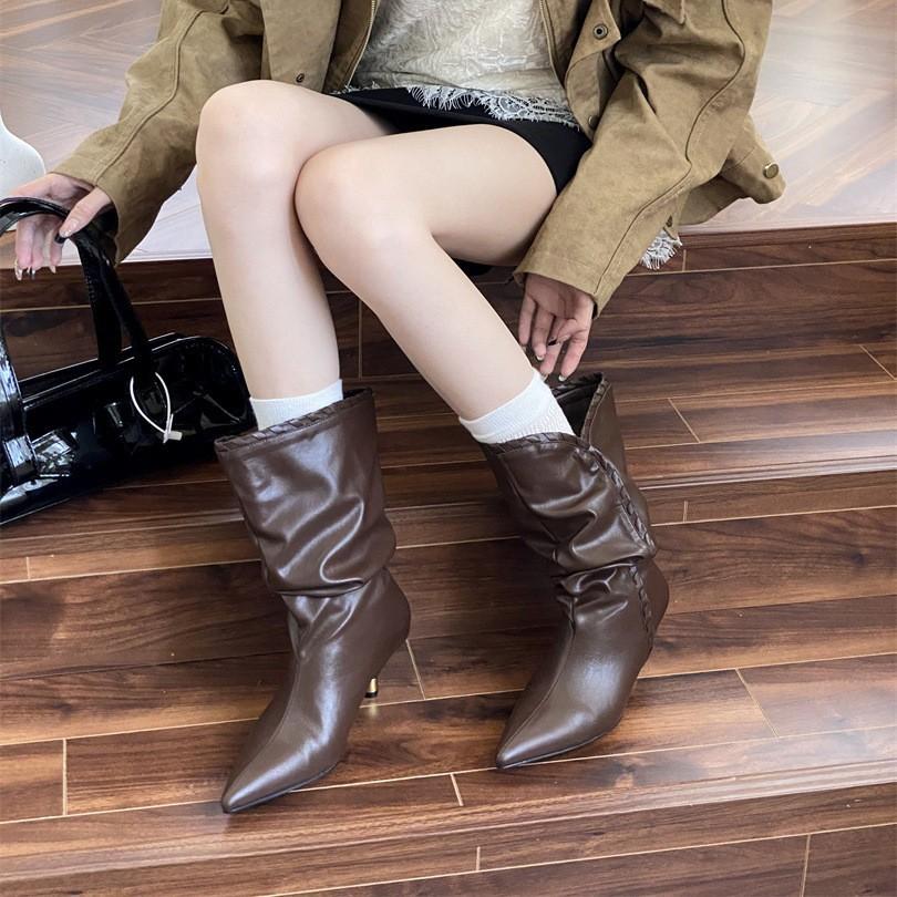 Stiefel im Maillard-Stil neuer Ödland-Wind spitze Zehen mittelhohe Stiefel Damen Retro-Wind plissierte Stiefel Cowboy-Westernstiefel