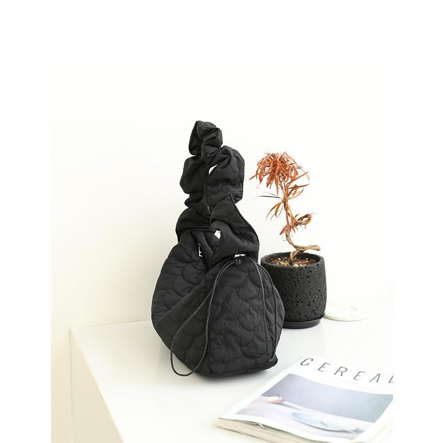 IELGY Japanese Casual Drawstring Canvas Underarm Bag, Fashionable Embroidered Thread Shoulder Pleated Padded Cotton Messenger Bag