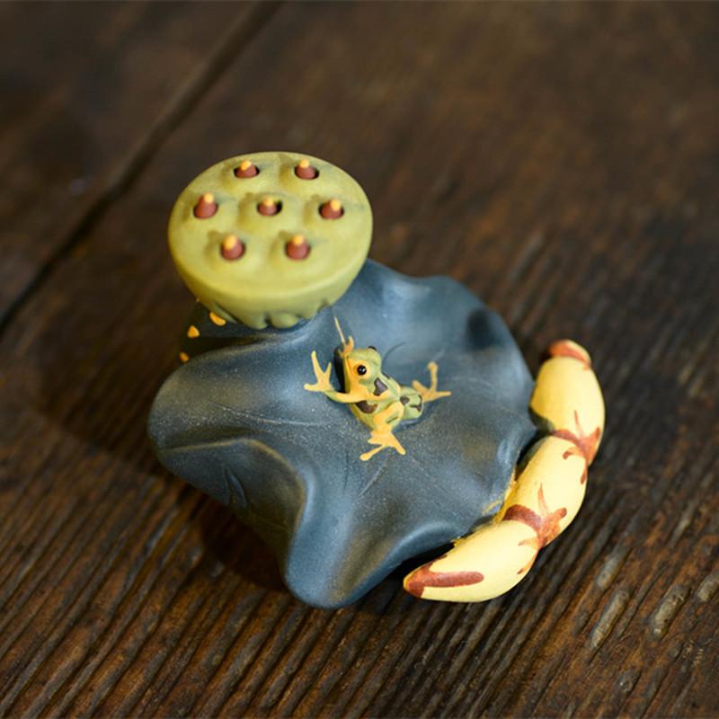 Yixing Purple Clay Tea Pet Frog Lotus Leaf Sculpture Tea Figurine Desktop Ornaments Handmade Crafts Home Tea Set Decoration