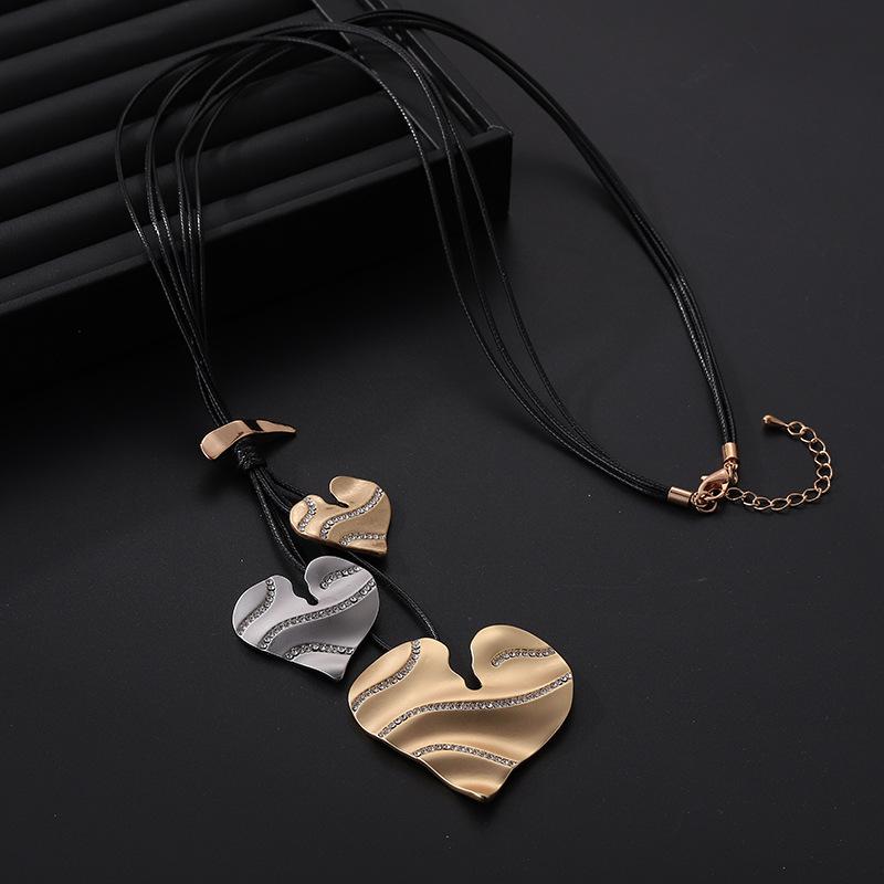 Long Sweater Chain Love Diamond Retro Ladies Fashion Pendant Necklace
