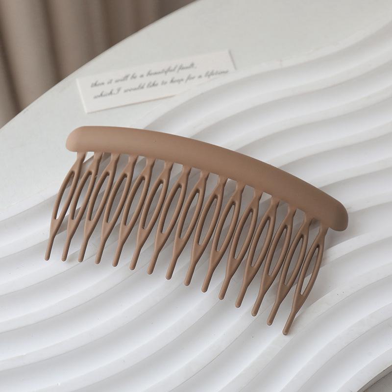 Non-Slip Hair Comb & Clip for Finishing Broken Hair, Adult Bangs, and Top of Head Styles.