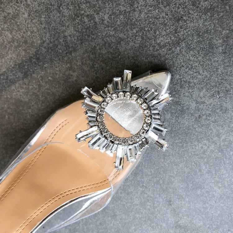 Mädchen tragen transparente hochhackige Sandalen Stilettos, elegante und bequeme Damenmode-Schuhe, neues Design, Luxus-Damenschuhe