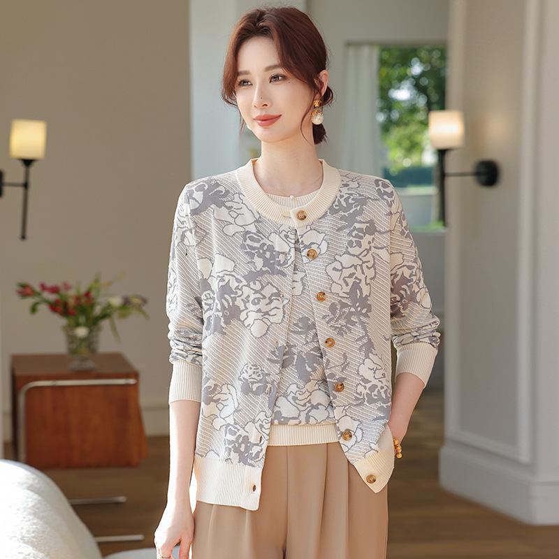 Stylish Spring Knit Cardigan Set for Middle-Aged and Elderly Women, Tummy-Covering Slim Fit Top