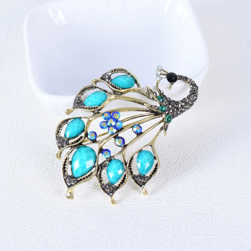 1Pc Elegant Peacock Brooch Charm Retro Pin Gorgeous Luxury Jewelry Accessories Party Birthday Gift Souvenir for Men and Women
