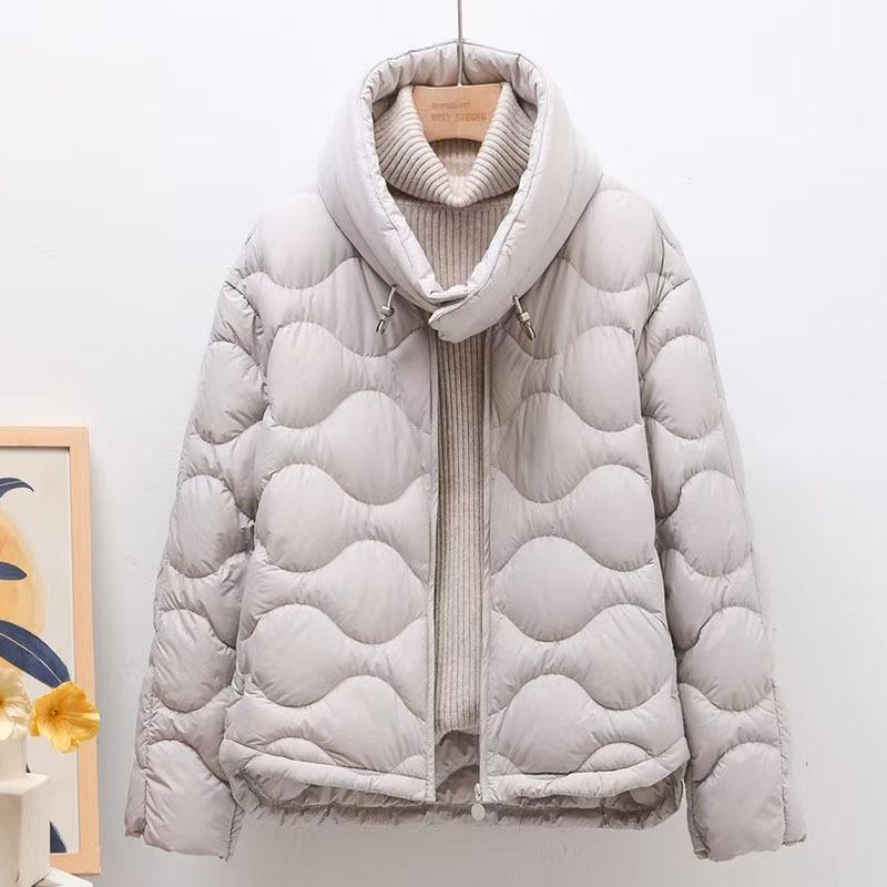 

Пуховик женский короткий легкий зимний 2025 облачные пуфы можно снять шарф теплая куртка тренд S