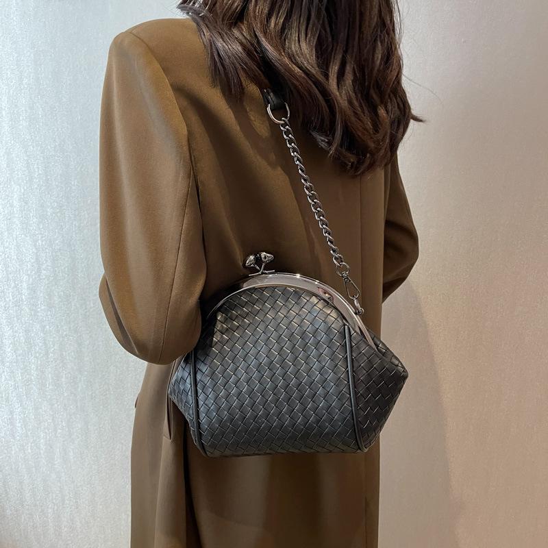 PU Leder Mode Clip Tasche für Frauen Neue Gewebte Kette Tasche Retro Textur Schulter Umhängetasche frauen Tasche Pendeln handtasche