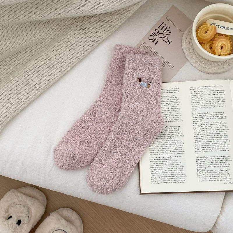 Coral Fleece Socks for Autumn and Winter, Non-shedding Dachshund Women's Socks, Half-fleece Warm Floor Socks