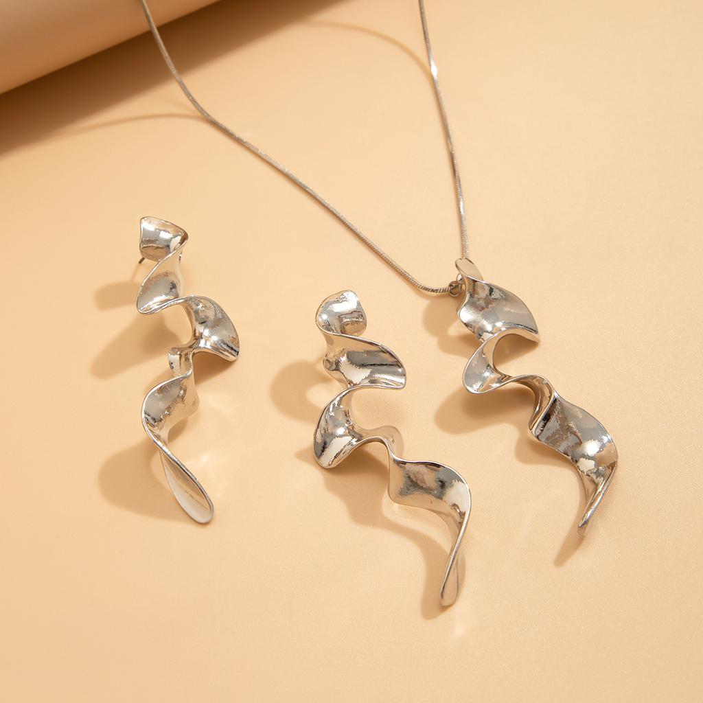 Spiral Liquid Metal Necklace, Cold Wind Geometric Twist Design Necklace