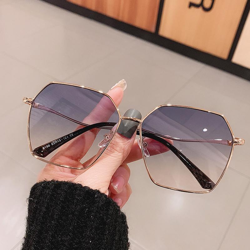 Large Metal Glasses Fashion Sunglasses Women Luxury Brand Design Mirror Square UV400 Protection Outdoor Glasses for Men and Women