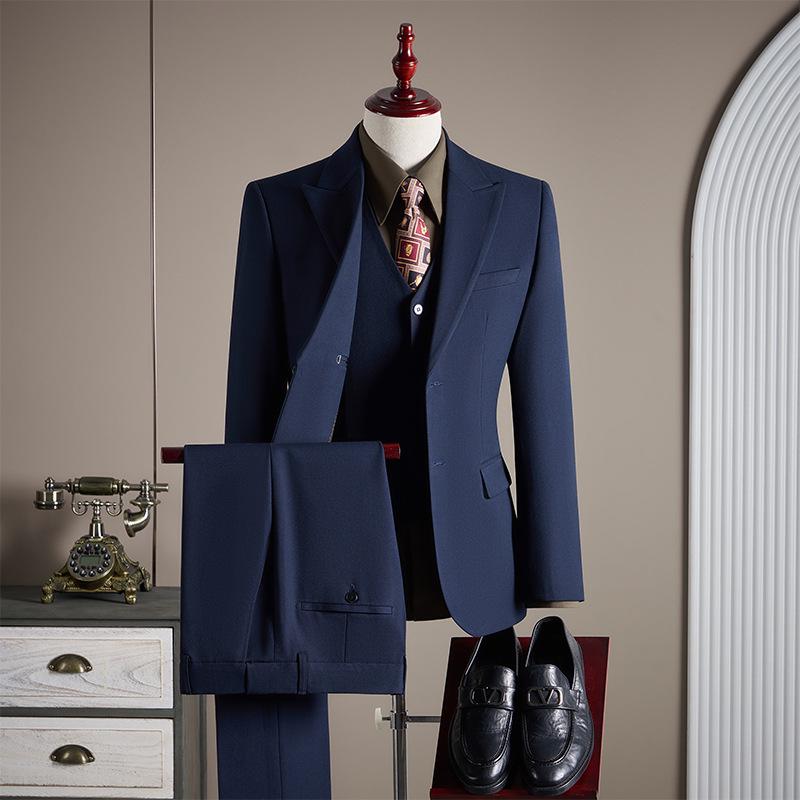 High-Quality Wool Suit: Business Casual & Formal Wear for Weddings