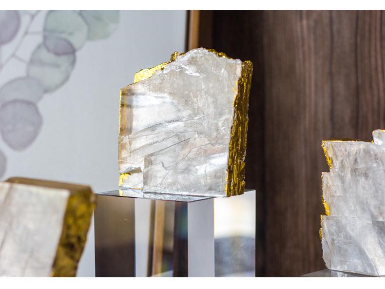 Natural Crystal Stone Ornament with Gold Foil - Bookshelf, TV Cabinet, and Entrance Decor