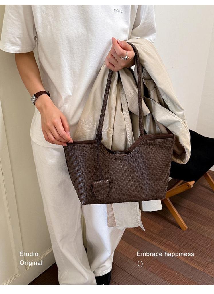 Chic Woven Tote Bag - Stylish, Large-Capacity Shoulder Bag for Casual Daily Commutes
