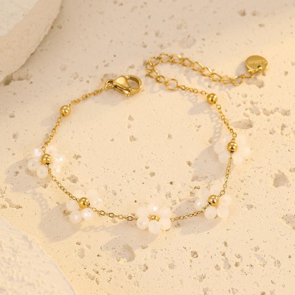 GEMCHIC Women's Colorful Flower Beaded Bracelet Fashion Simple Luxury Jewelry