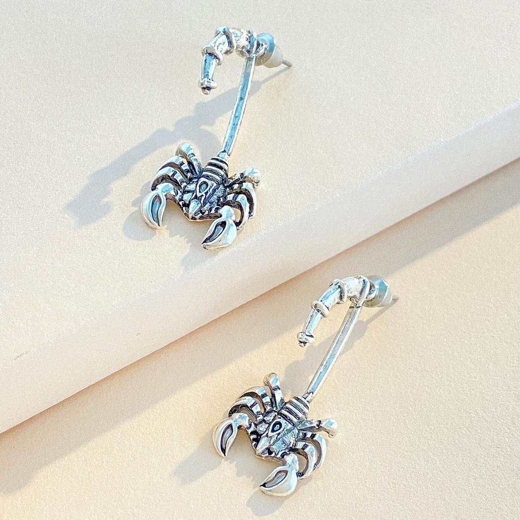 High-quality 2026 Jewelry, Punk Dark Scorpion Contour Stud Earrings, Sweet and Cool Personality Animal Scorpion Ear Bone Clip Ear Hanging