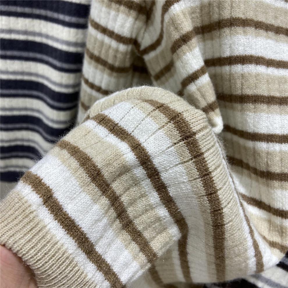 2022 Autumn Plus Size Striped V-Neck Knit Cardigan for Women - Slimming Top Outerwear for Curvy Figures