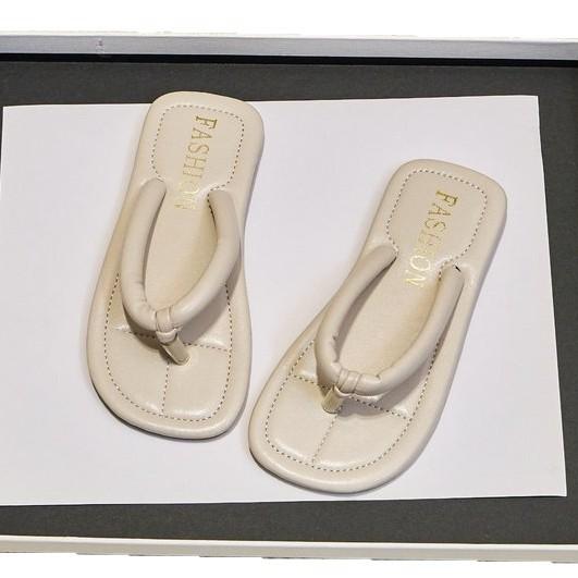 Girls slippers 2025 summer new foreign style soft sole medium older children sandals children wear beach shoes flip-flops tide