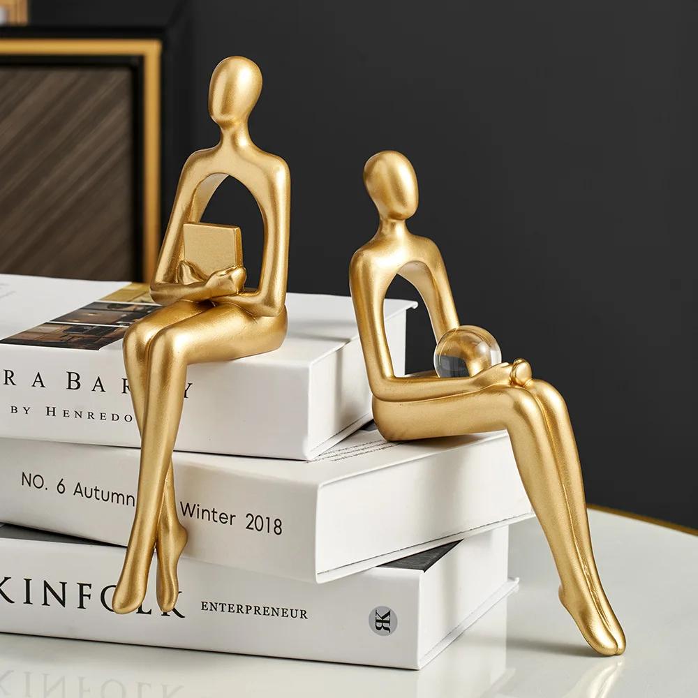 Goldene Heimdeko Denker Statuen Bücherregal Skulptur Dekorationen für Wohnzimmer Moderne Figuren Regal Tisch Schreibtisch Dekor